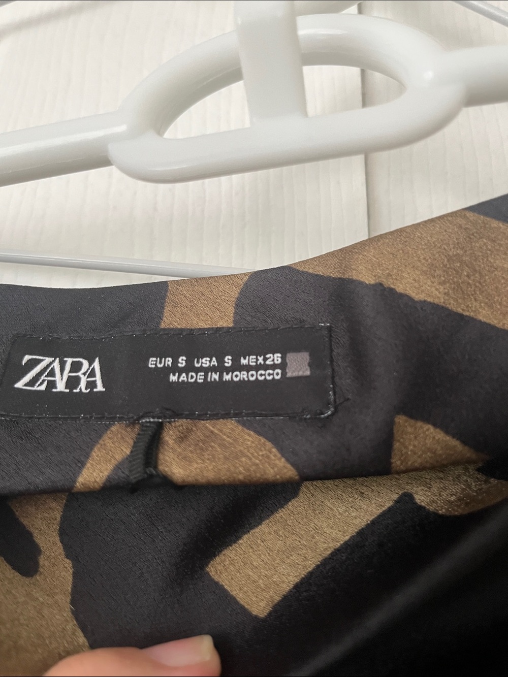 Zara Black and Brown Abstract-Print Maxi Skirt - Picture 4 of 5